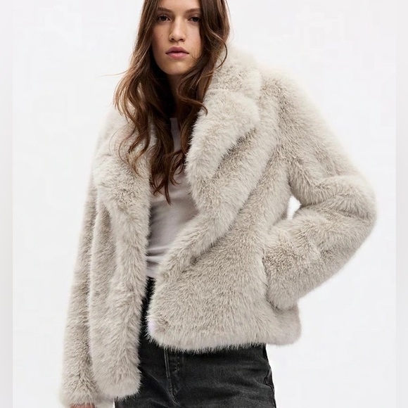 GAP Jackets & Blazers - NWOT Gap Faux Fur Teddy Coat $150